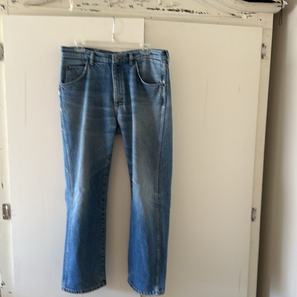 Wrangler - Picture 2 of 3